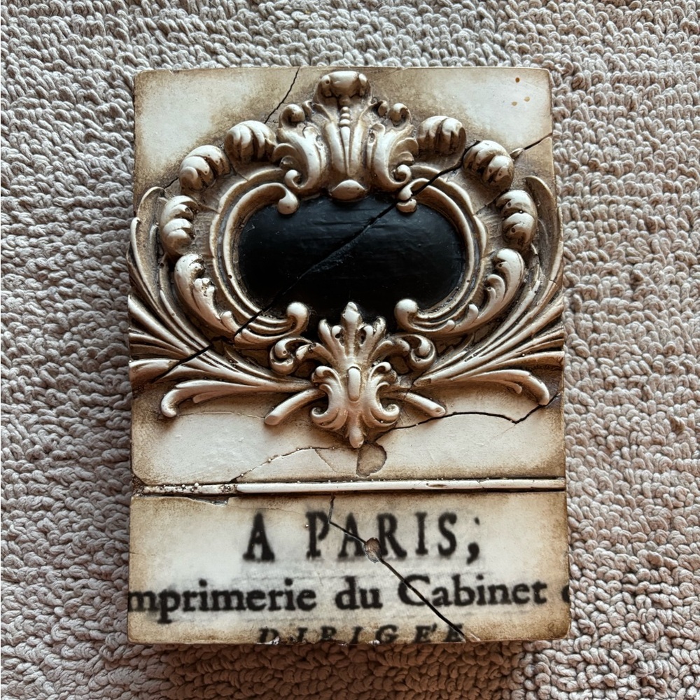 SID DICKENS T-123 French Crest Memory Block